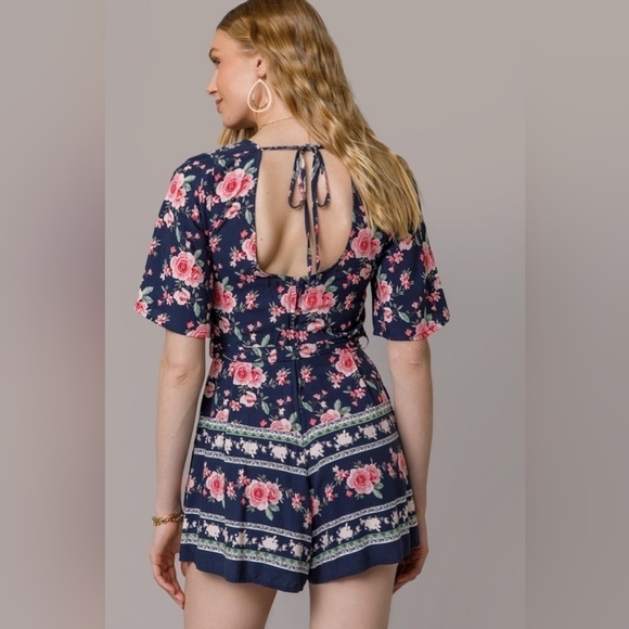 NWT Tess Floral Border Print Surplice Romper - Picture 4 of 6